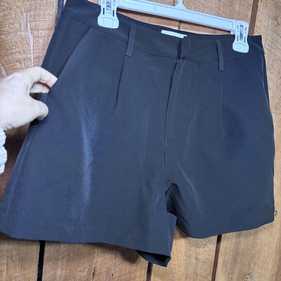 Edited by Remi Bader Women's Lightweight Trouser Short Black size 8 NWT - Picture 2 of 12